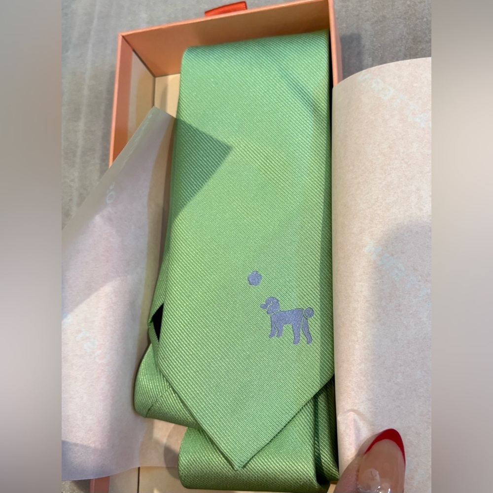 LOST PATTERN
"PAN PAN" SILK TIE - GREEN